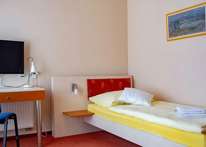 Casa de hóspedes Na Kurtech 3*